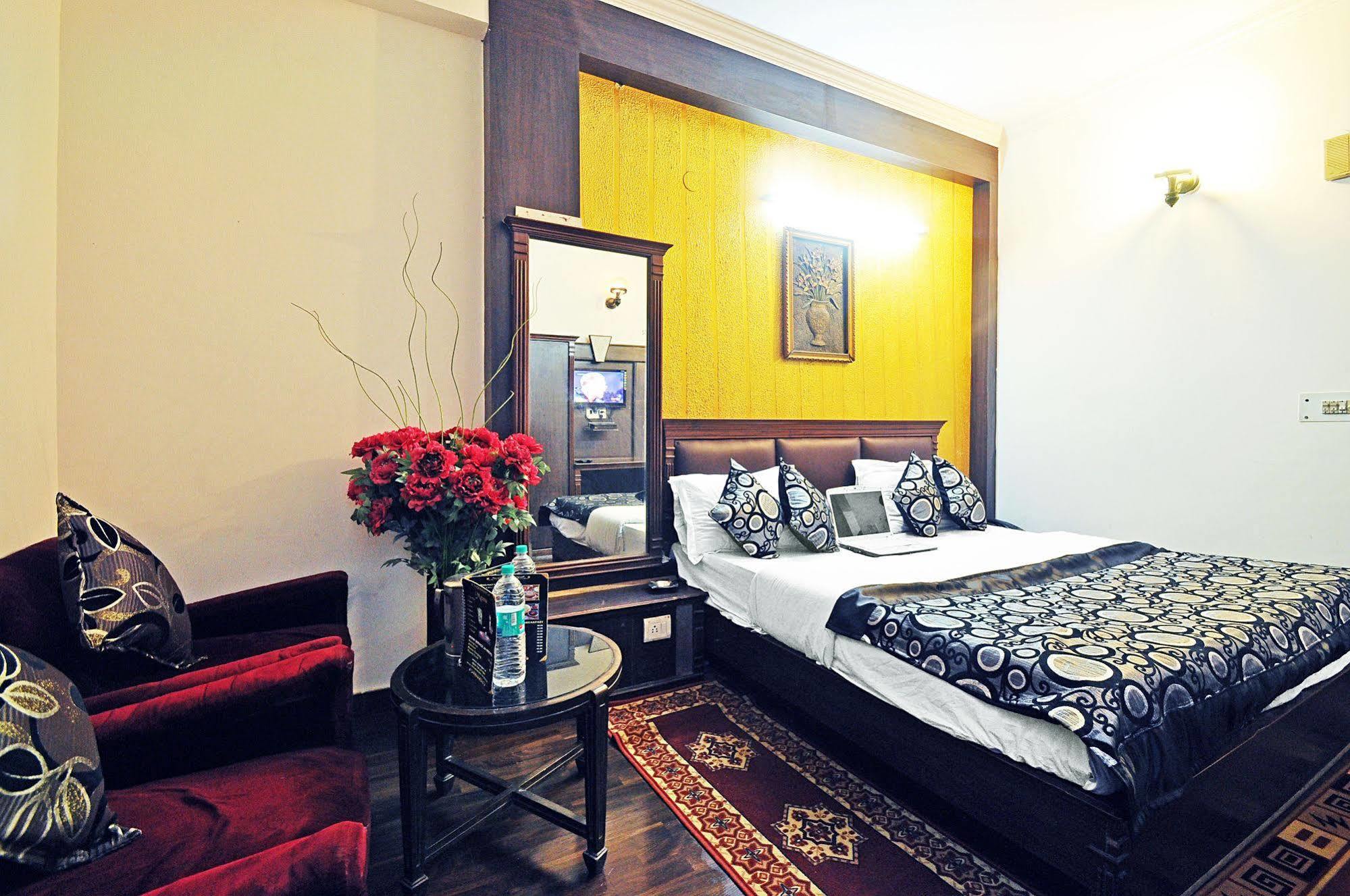 Hotel Shiva Intercontinental New Delhi Exterior photo