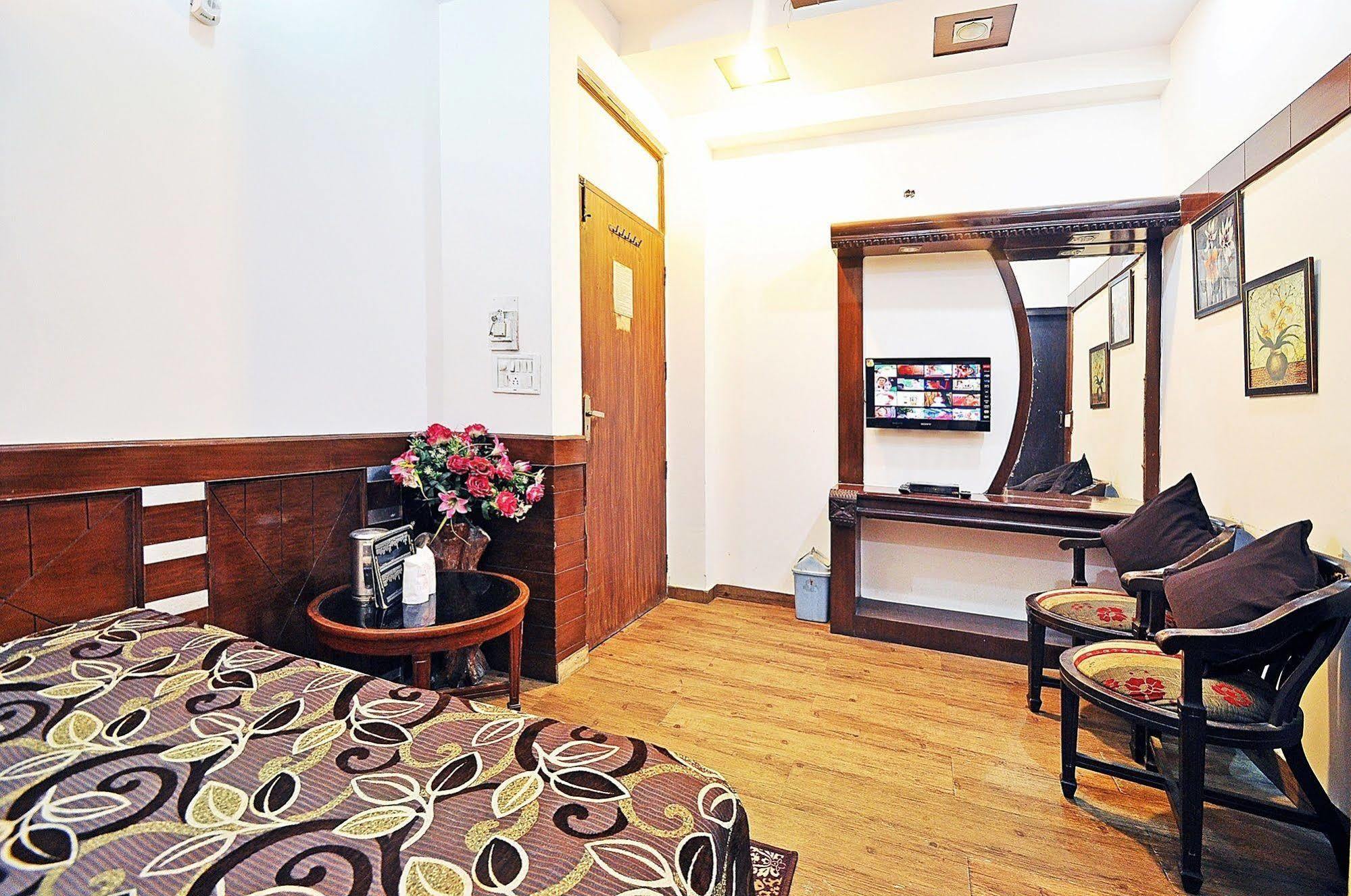 Hotel Shiva Intercontinental New Delhi Exterior photo