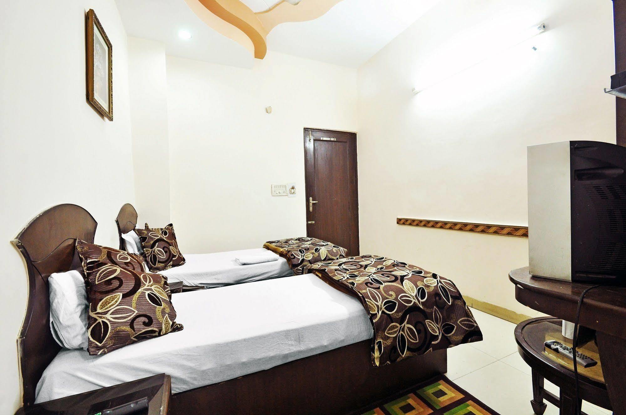 Hotel Shiva Intercontinental New Delhi Exterior photo